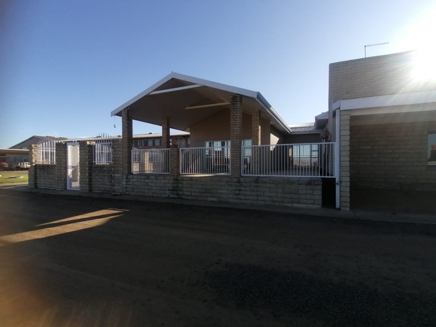 4 Bedroom Property for Sale in Ladybrand Free State